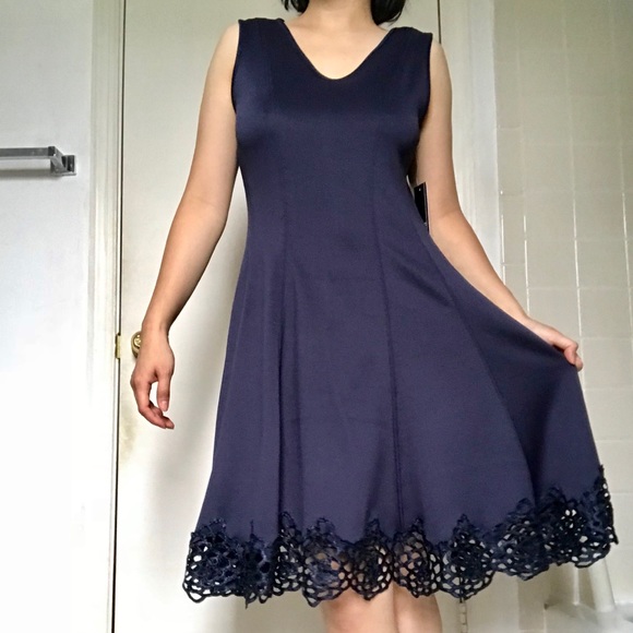 Navy lace dress - Picture 3 of 5